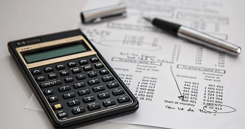 Comment la CAF calcule-t-elle la prime pour un indépendant ?